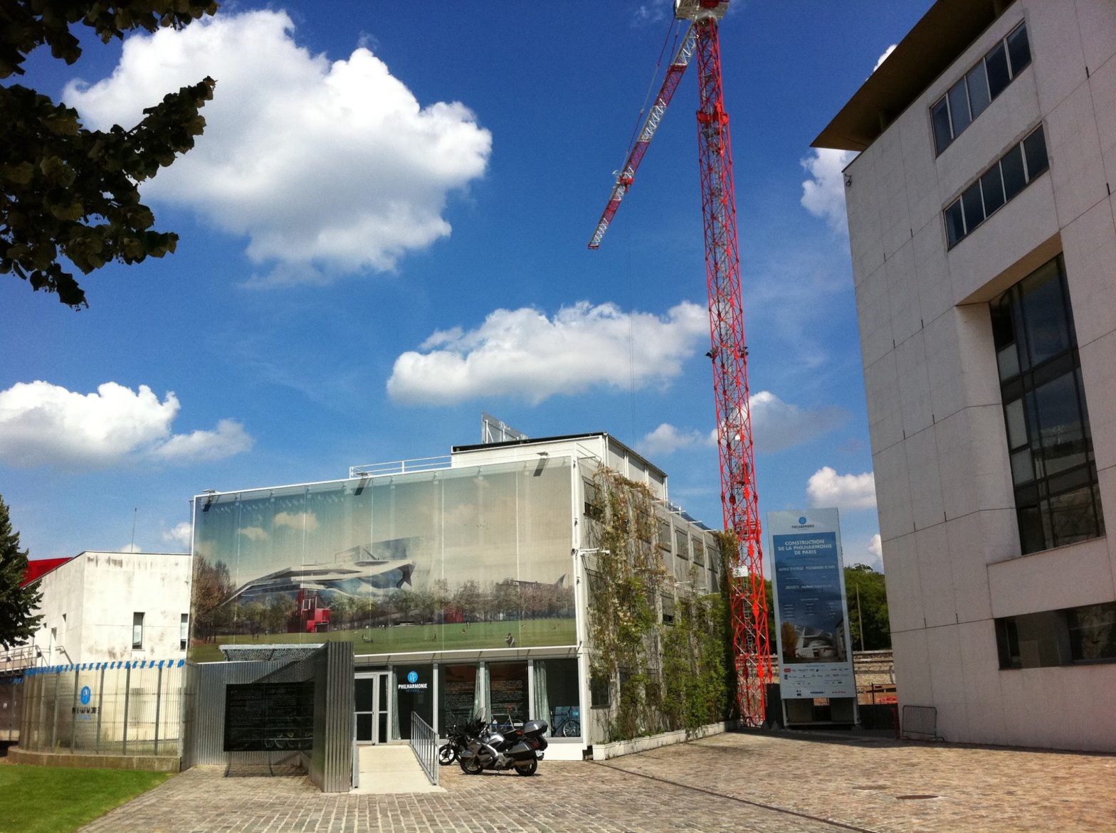 Coté de chantier de la Philharmonie de Paris